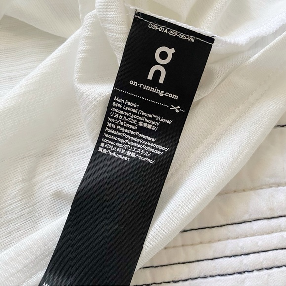 NWT On Cloud Running Active-T Flow Quick-drying Athletic Shirt White size Medium - Picture 8 of 10